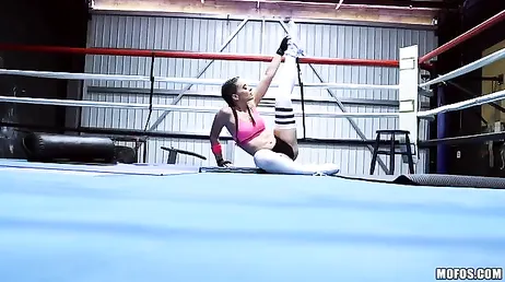 Boxer Gia Paige takes a time out to fuck..