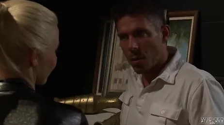 Arschlecken und ein toller Fick mit Anikka Albrite