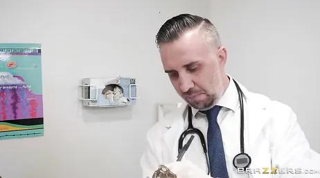 The gynecologist puts his fingers in my pussy, how cold they are.