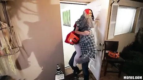 De nieuwe pornoversie van het verhaal van Roodkapje
