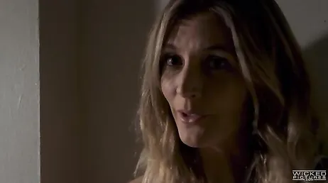 Je demande à mon beau-frère de me baiser, il dit non...