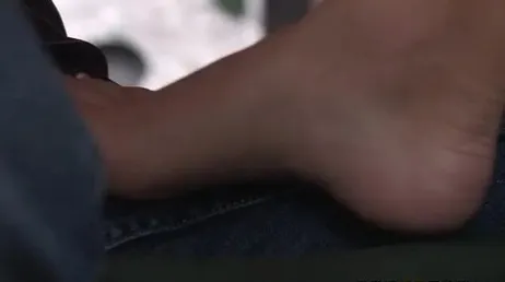 Che crepatina, si scopa una bella cagna in biblioteca..