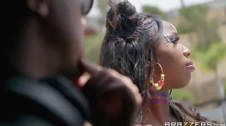 The black girl gets horny and I fuck her in the car