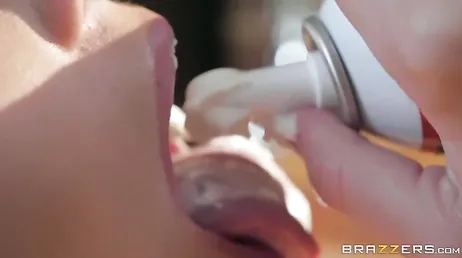 Sesso molto forte con la bionda Atena Palomino e i suoi pompini