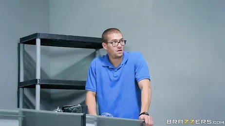 Mevrouw Ariella Ferrera blaast het beste stoom af door seks te hebben