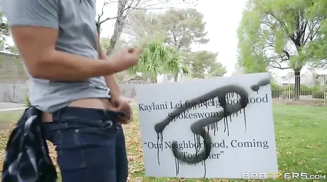 Kaylani Lei sa sicuramente come muovere quel culo, che cazzo
