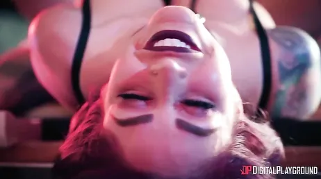 Um pau grande para a deusa do pornô Monique Alexander, brutal!!