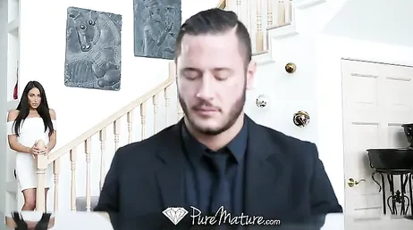 Je ne sais pas si mon garçon va aimer cette robe blanche, je ne sais pas...