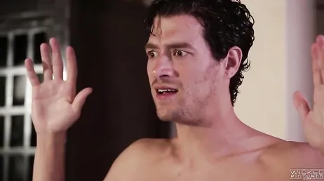 Der Chef fickt diese heiße Sekretärin, wann er will
