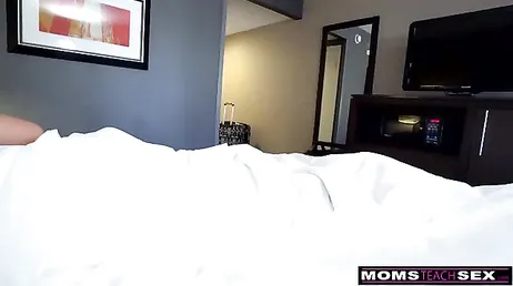 Quelle branlette maman me fait, c'est arrivé très chaud..
