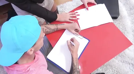 Scopa con l'insegnante Ava Koxxx, che belle tette che ha...