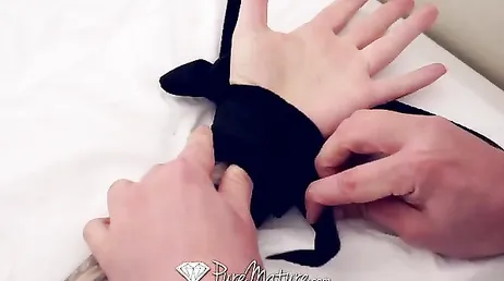 Karma Rx, hur du kan se henne njuta av att svälja en bra kuk..