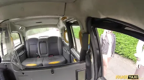 A good slut fucking in the taxi, she is very horny..