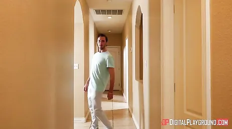 Después de frotarse Riley Reid necesita una buena polla gorda..