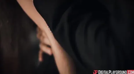 Papá si que sabe penetrarme, con él me corro siempre ...