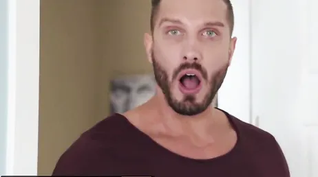 Ma belle-sœur me demande comment sa nouvelle lingerie lui va...