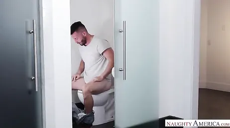 Die Freundin ist heiß, aber die Schwiegermutter ist nicht weit dahinter