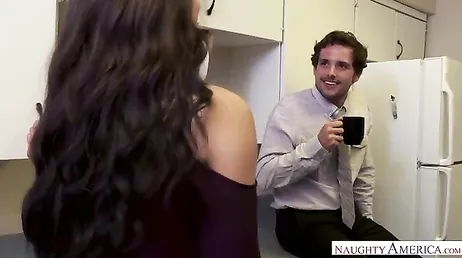 Uma pausa para o café e foder seu parceiro