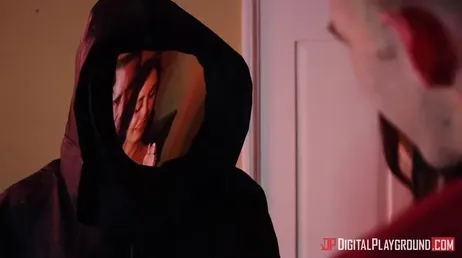 Mai nella stessa scena terrore e sesso si erano combinati così bene