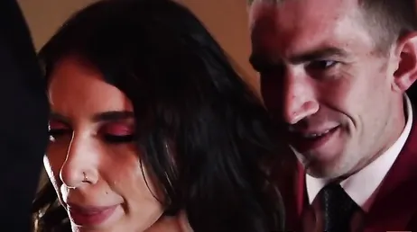 Mai nella stessa scena terrore e sesso si erano combinati così bene