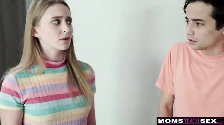 Je ne sais pas si la mère ou la fille est plutôt salope, mais elles le sont toutes les deux depuis un moment.