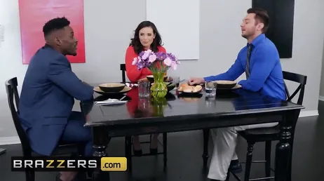 O marido errou ao deixar sua esposa tão insatisfeita sexualmente