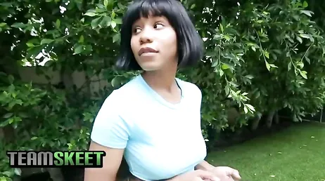 Ze is erg heet en heeft een geweldig vlezig poesje
