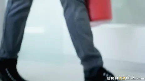 Du bist schon wieder zu spät, ich hoffe, dass du wenigstens heute nicht betrunken ankommst