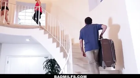 A filha da minha madrasta veio passar uns dias na minha casa