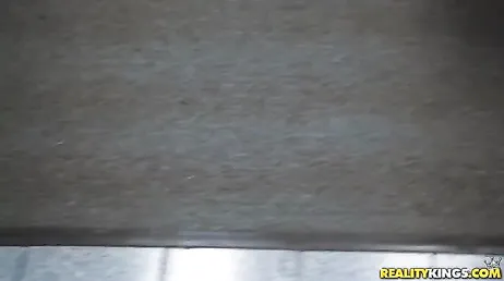 Vou comprar uns sapatos e acabar brincando com o vendedor