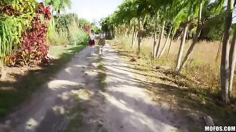A excursão com eles foi muito melhor do que eu esperava.