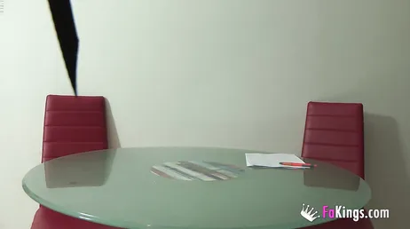 Ela gosta de brincar com os alunos, é assim que essa professora particular é...
