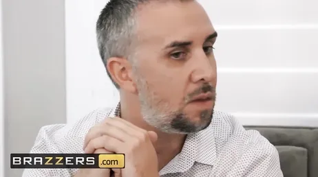 O marido me convida para jantar e eu acabo transando com a esposa cruel dele