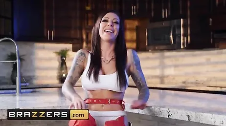 Karma RX rammade mot disken av sin kollega Xander Corvus