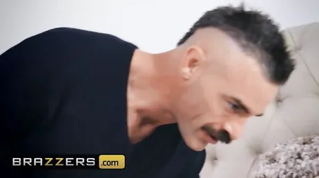 Est-ce que tu vas mettre toute cette bite en moi ? La vérité c'est que je l'attends avec impatience