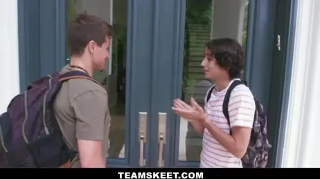 Les gars, vous n'en avez pas marre d'étudier ? Je veux le laisser un moment
