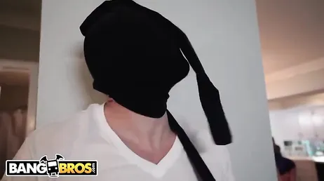 Hennes rumpa gör mig galen, jag måste göra något för att knulla idag