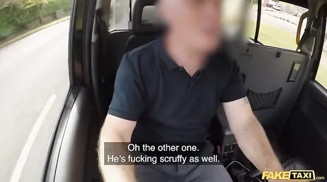 Was für eine Muschi dieser erfahrene Taxifahrer fickt, er ist wirklich geil