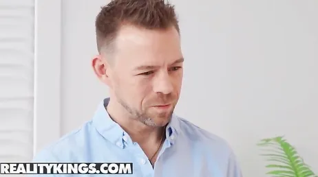Elle est mariée et ce n'est pas son mari, bon sang, ce sont de très putes !!