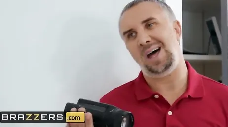 La faccia felice che ha fatto quando ha visto il cazzo dei paparazzi dice tutto