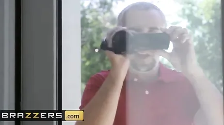 La faccia felice che ha fatto quando ha visto il cazzo dei paparazzi dice tutto