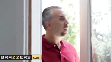 La faccia felice che ha fatto quando ha visto il cazzo dei paparazzi dice tutto