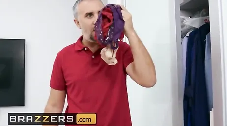 La faccia felice che ha fatto quando ha visto il cazzo dei paparazzi dice tutto