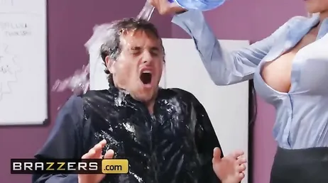 A mulher madura me destrói com sua bucetinha poderosa, que mulher maravilhosa