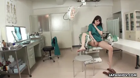 A japonesa Ami Kikukawa literalmente esguicha