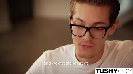 Alexa Tomas kunde inte missa sin analsexsession med Tushy