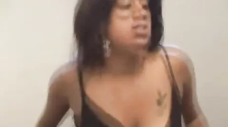 Las tetas de mi vecina latina son perfectas para una paja cubana