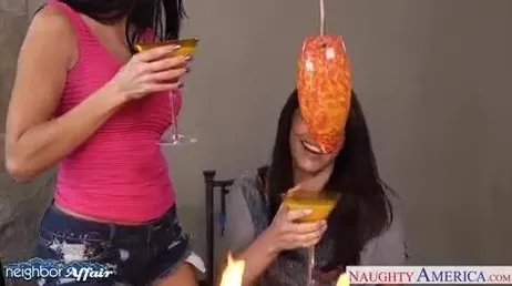 La mia ragazza ha chiamato sua madre per poterla scopare nella sua stanza