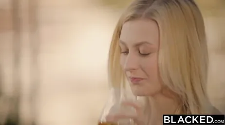 Alexa Grace sin första interracial dubbla penetration