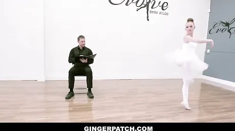 Touche finale à l'examen de danse, celui-ci réussit avec brio